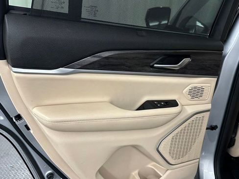 Used 2022 Jeep Grand Cherokee Limited 4xe w/ Luxury Tech Group II AWD/4WD image 26