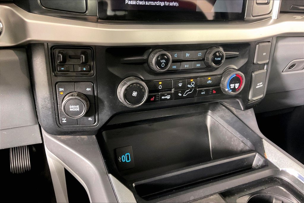 Used 2024 Ford F250 XLT w/ Black Appearance Package AWD/4WD image 14