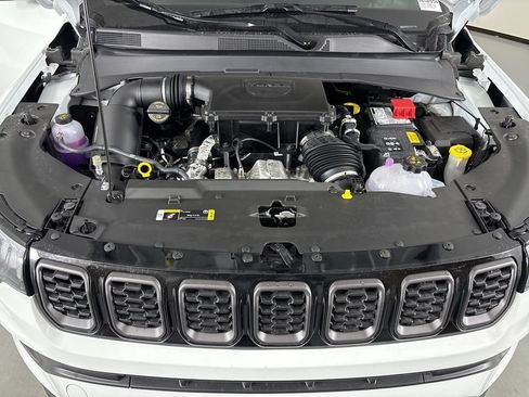 New 2026 Jeep Compass Latitude w/ Sun and Sound Group AWD/4WD image 44