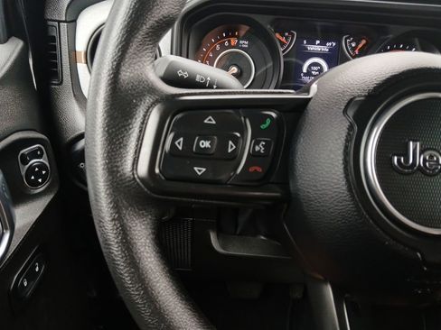 Used 2025 Jeep Gladiator Sport AWD/4WD image 11