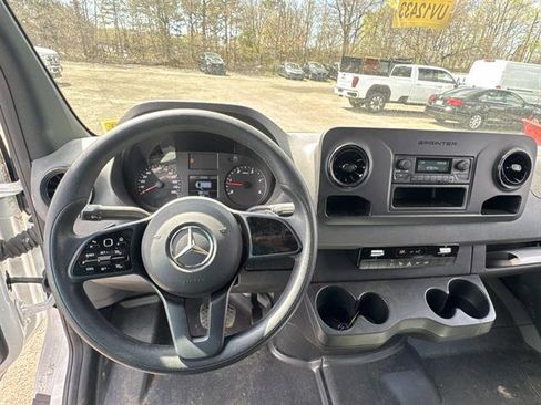 Used 2022 Mercedes-Benz Sprinter 2500 image 33
