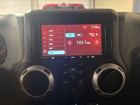 Used 2014 Jeep Wrangler Unlimited Sahara w/ Max Tow Package image 20