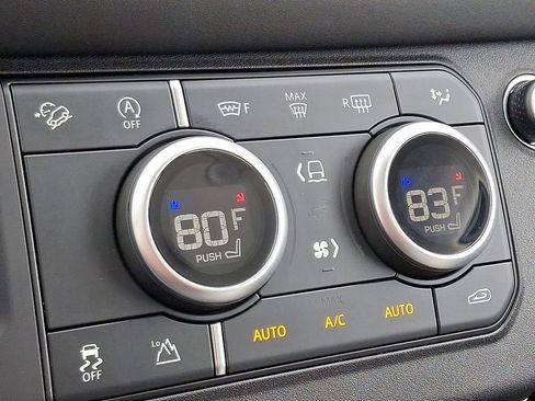 Used 2024 Land Rover Defender 110 S image 17