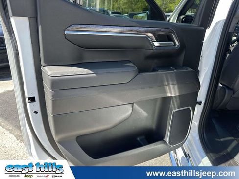 Used 2023 Chevrolet Silverado 1500 LTZ w/ LTZ Convenience Package II AWD/4WD image 20