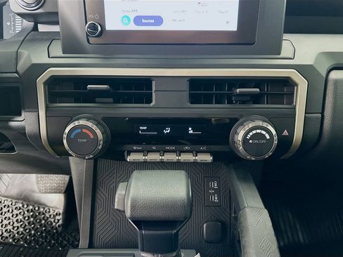 Used 2025 Toyota Tacoma SR image 15