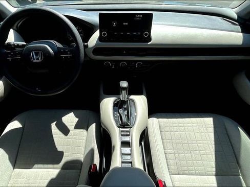 Used 2025 Honda HR-V LX image 7