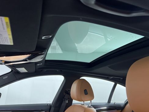 Used 2023 BMW 540i xDrive w/ Premium Package image 15