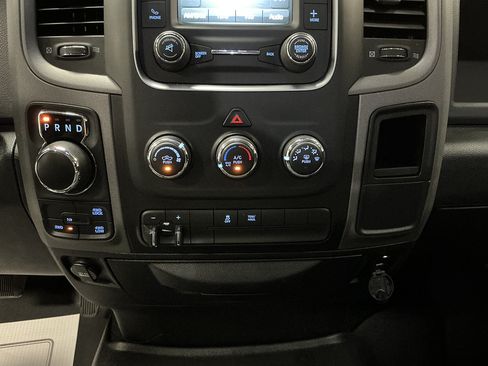 Used 2018 RAM 1500 Express AWD/4WD image 16