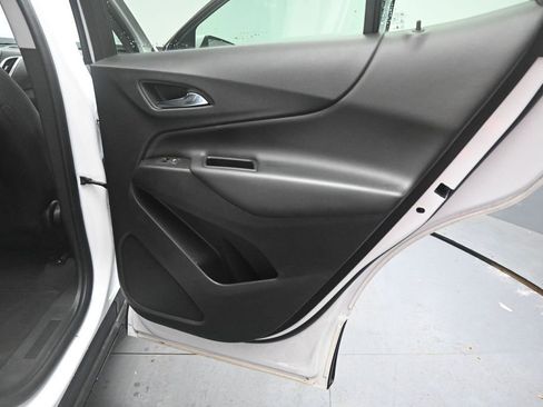 Used 2023 Chevrolet Equinox LT AWD/4WD image 19