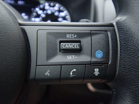 Used 2023 Nissan Rogue S FWD image 31