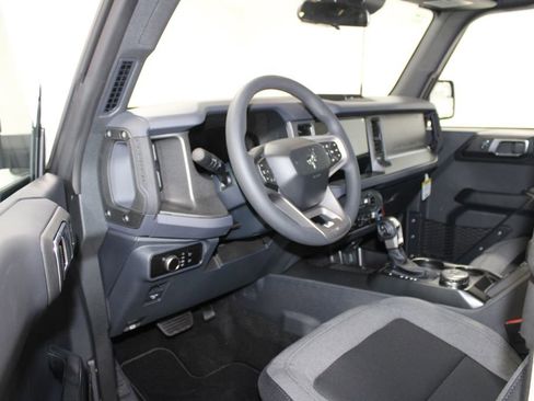 New 2025 Ford Bronco 4-Door image 18