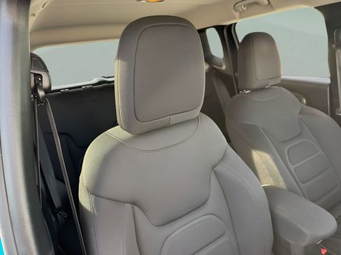 Used 2021 Jeep Renegade Latitude w/ Convenience Group image 23