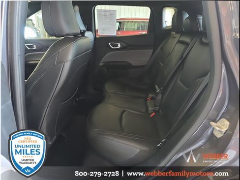 Used 2024 Jeep Compass Latitude AWD/4WD image 13