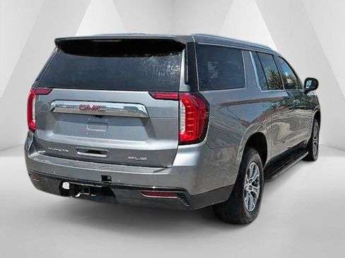 Used 2022 GMC Yukon XL SLE w/ Gmc Pro Safety Plus Package AWD/4WD image 7
