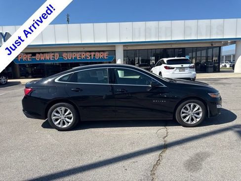 Used 2025 Chevrolet Malibu LT FWD image 2