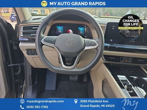 Used 2024 Volkswagen Atlas SE image 13