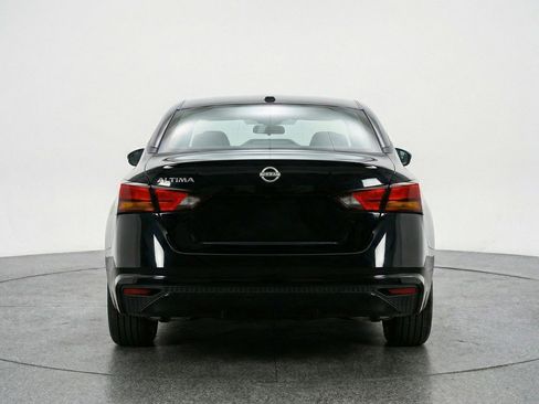Used 2025 Nissan Altima 2.5 SV image 6