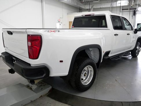 Used 2025 Chevrolet Silverado 3500 W/T AWD/4WD image 7