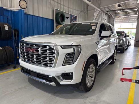 Used 2025 GMC Yukon Denali RWD image 1