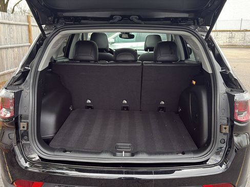 Used 2022 Jeep Compass Limited w/ Sun and Sound Group image 8