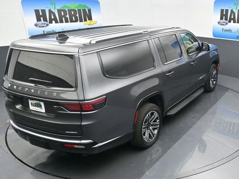 Used 2024 Jeep Wagoneer L Series II image 27