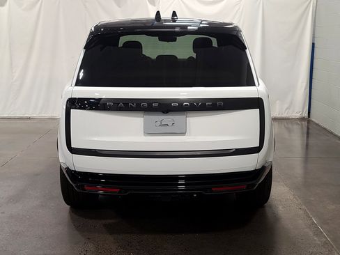 New 2026 Land Rover Range Rover SE image 8