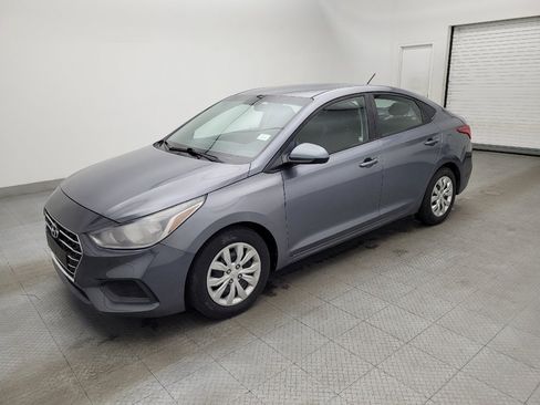 Used 2020 Hyundai Accent SE image 2