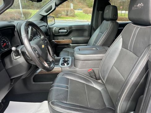 Used 2020 Chevrolet Silverado 1500 High Country w/ Technology Package image 27