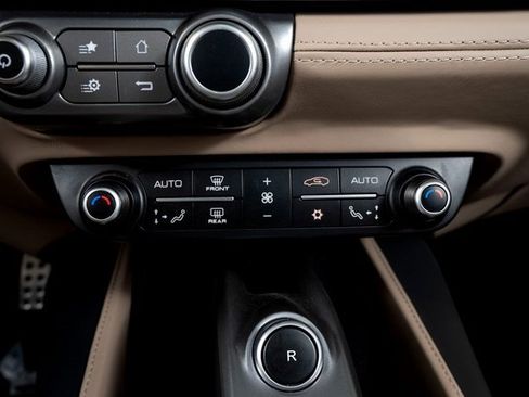 Used 2019 Ferrari Portofino image 45