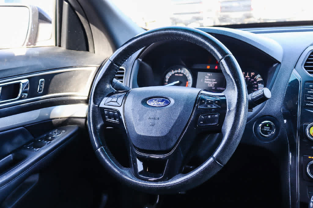 Used 2017 Ford Explorer XLT FWD image 14