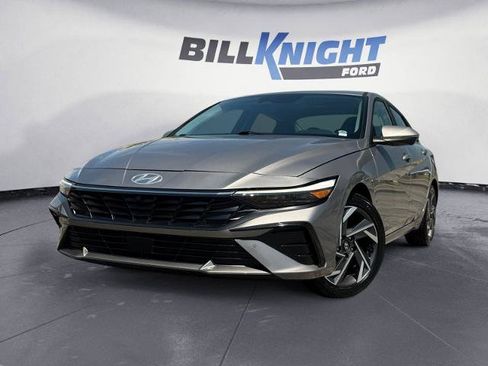 Used 2024 Hyundai Elantra Limited FWD image 1