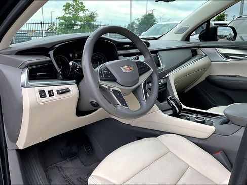 Used 2023 Cadillac XT5 Premium Luxury w/ Technology Package image 16