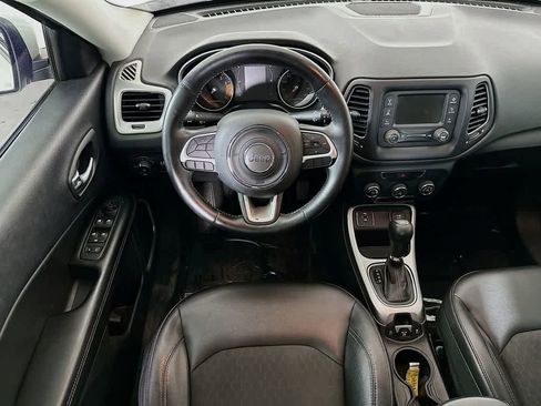 Used 2018 Jeep Compass Latitude FWD image 9