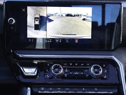 Used 2024 GMC Sierra 3500 Denali w/ Denali Reserve Package image 19