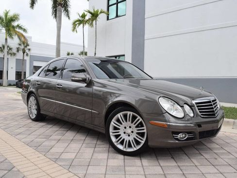 Used 2008 Mercedes-Benz E 350 4MATIC Sedan image 1