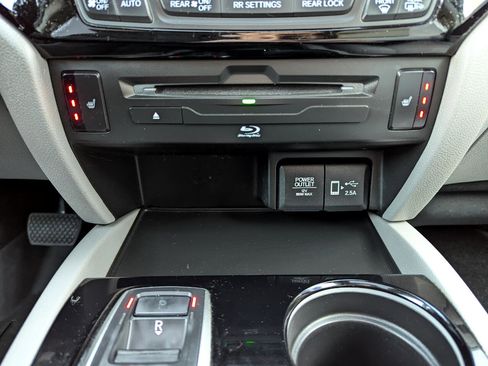Used 2019 Honda Pilot Touring image 25