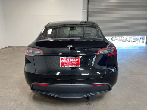 Used 2025 Tesla Model Y Long Range RWD image 4