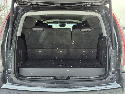 Used 2015 Cadillac Escalade Luxury image 8