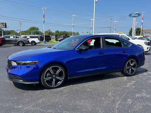 Used 2024 Honda Accord Sport image 3