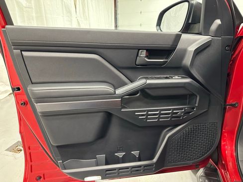 Used 2025 Toyota 4Runner SR5 image 8