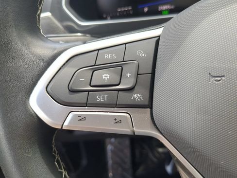 Certified 2023 Volkswagen Tiguan SE FWD image 26