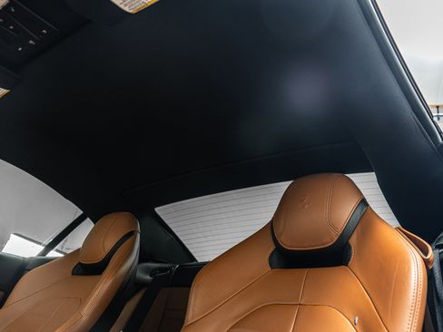 Used 2015 Ferrari California T RWD image 40