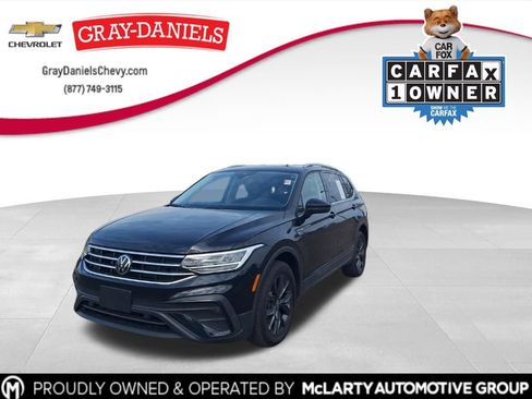 Used 2024 Volkswagen Tiguan SE image 1