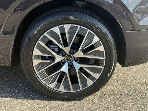 Used 2024 Audi Q8 e-tron Premium Plus w/ Premium Plus Package AWD/4WD image 62
