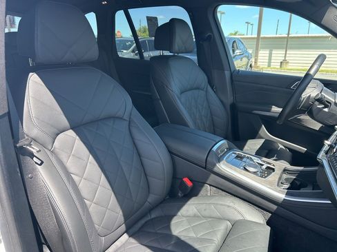 Used 2026 BMW X5 sDrive40i w/ Climate Comfort Package image 10