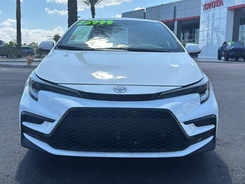 Used 2025 Toyota Corolla SE FWD image 2