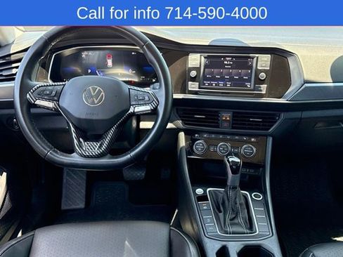 Used 2023 Volkswagen Jetta SE FWD image 27