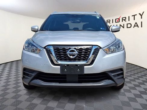 Used 2020 Nissan Kicks SV FWD image 2