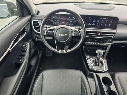 Used 2024 Kia Seltos EX AWD/4WD image 13