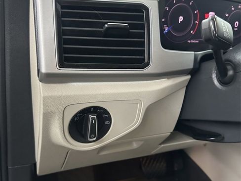 Used 2019 Volkswagen Atlas SEL Premium image 16